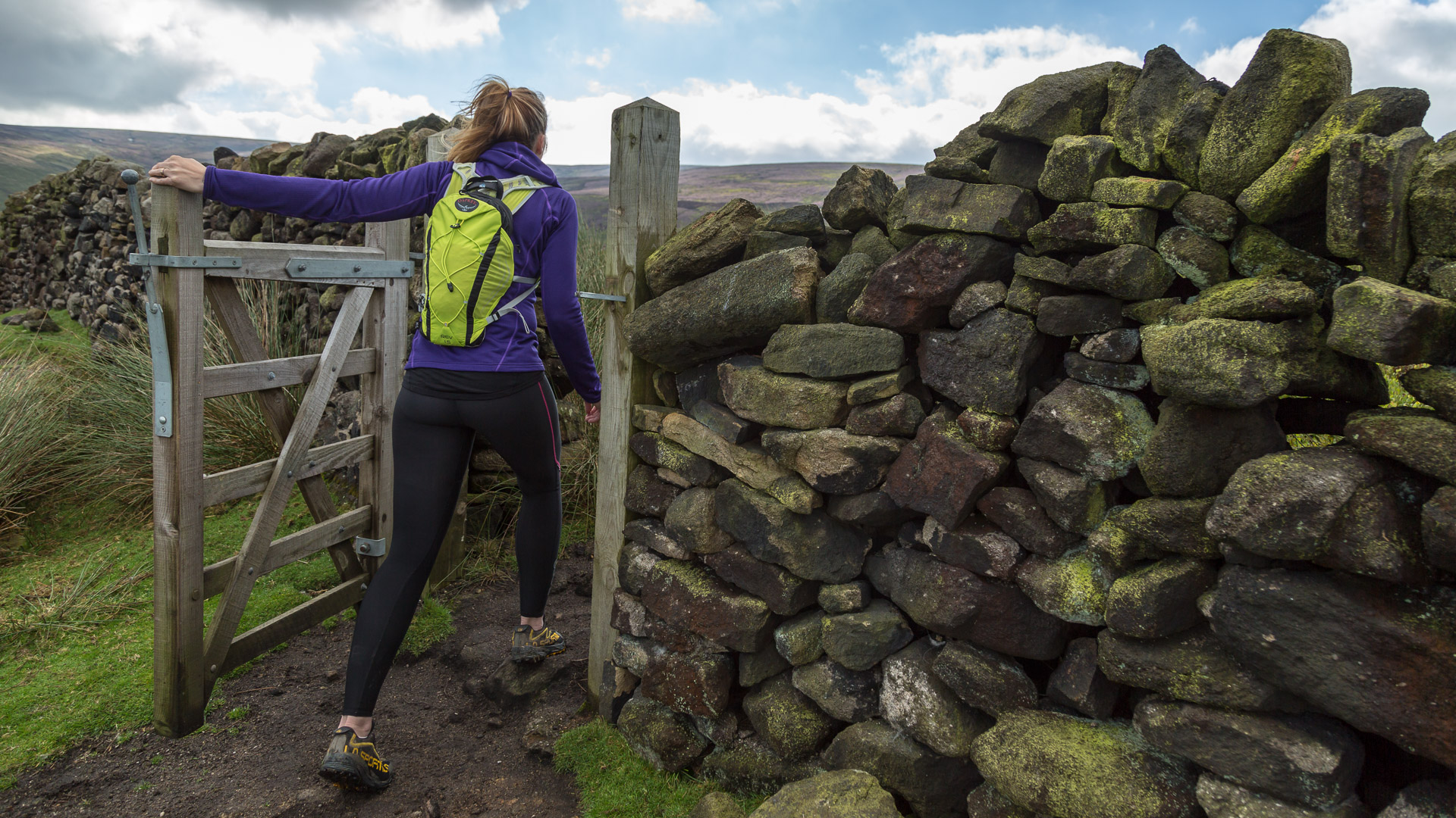 Osprey Rev 1.5 running in the Peak District