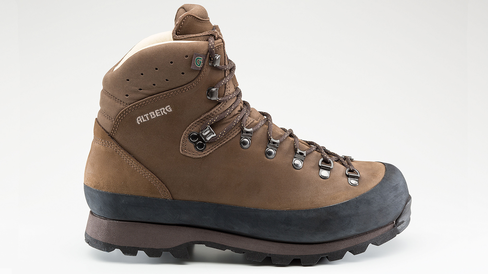 Altberg Kisdon walking boot studio shot