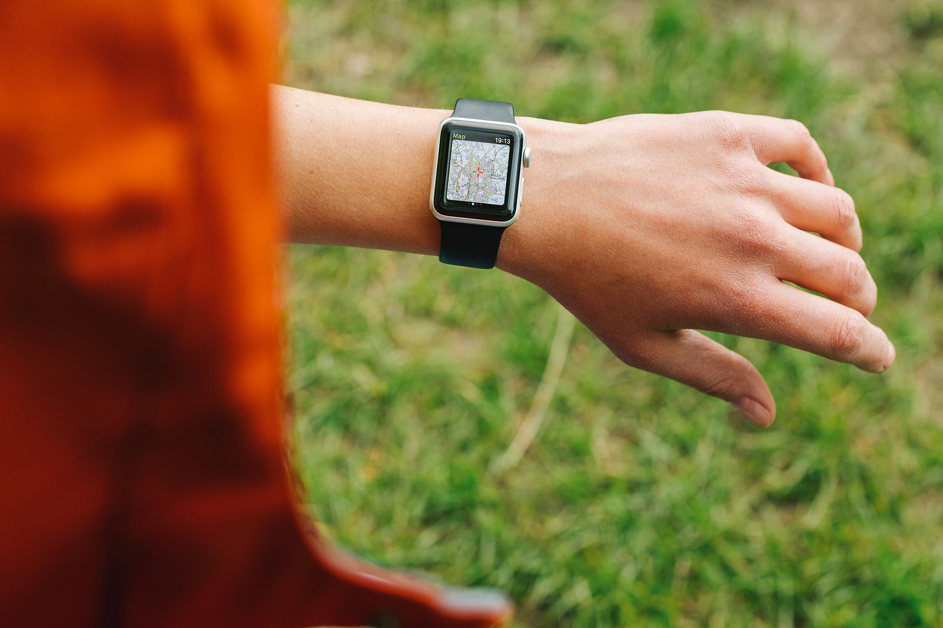 apple-watch-with-viewranger-app-app-watch-accessories-001