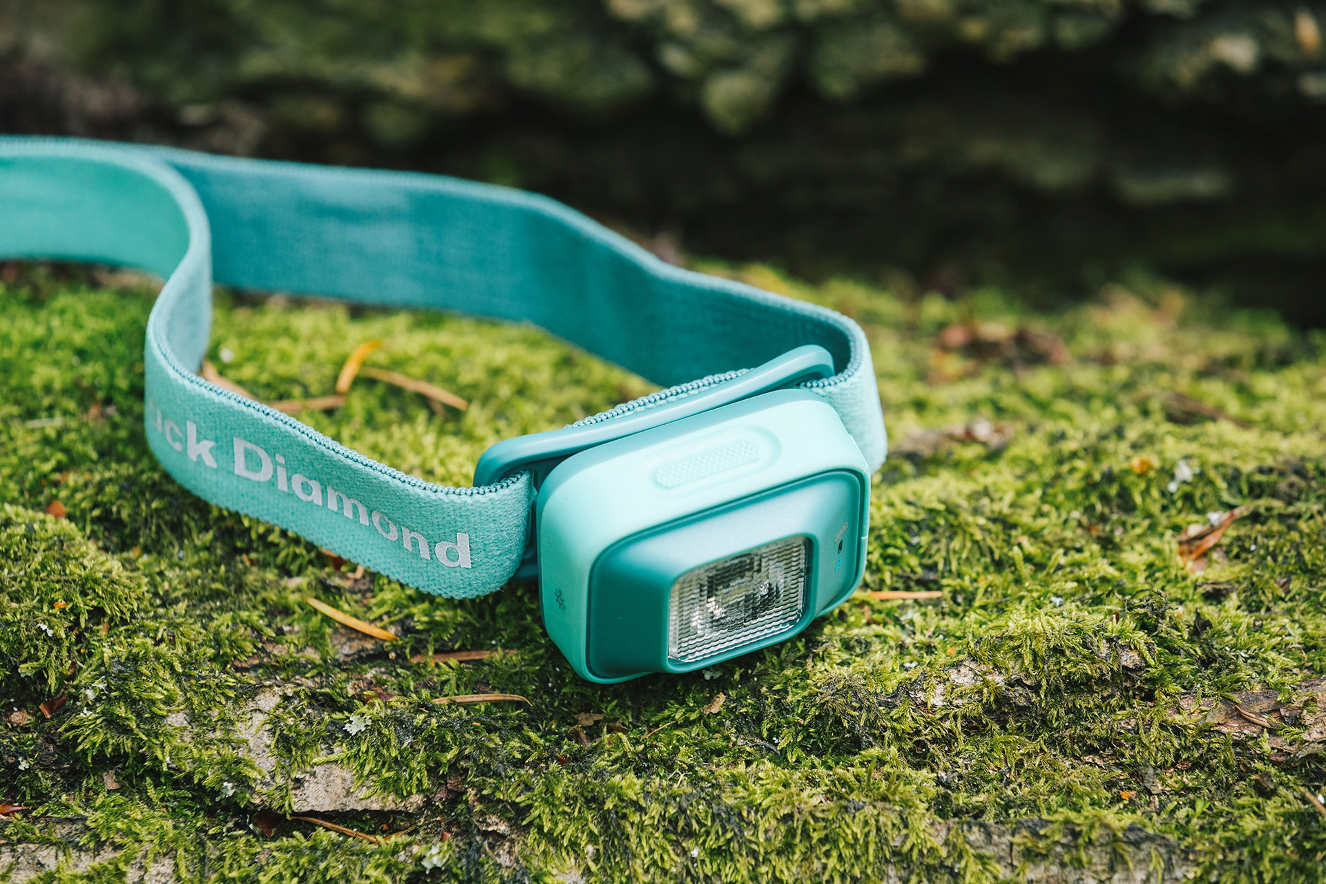 black-diamond-iota-headlamp-headtorch-006