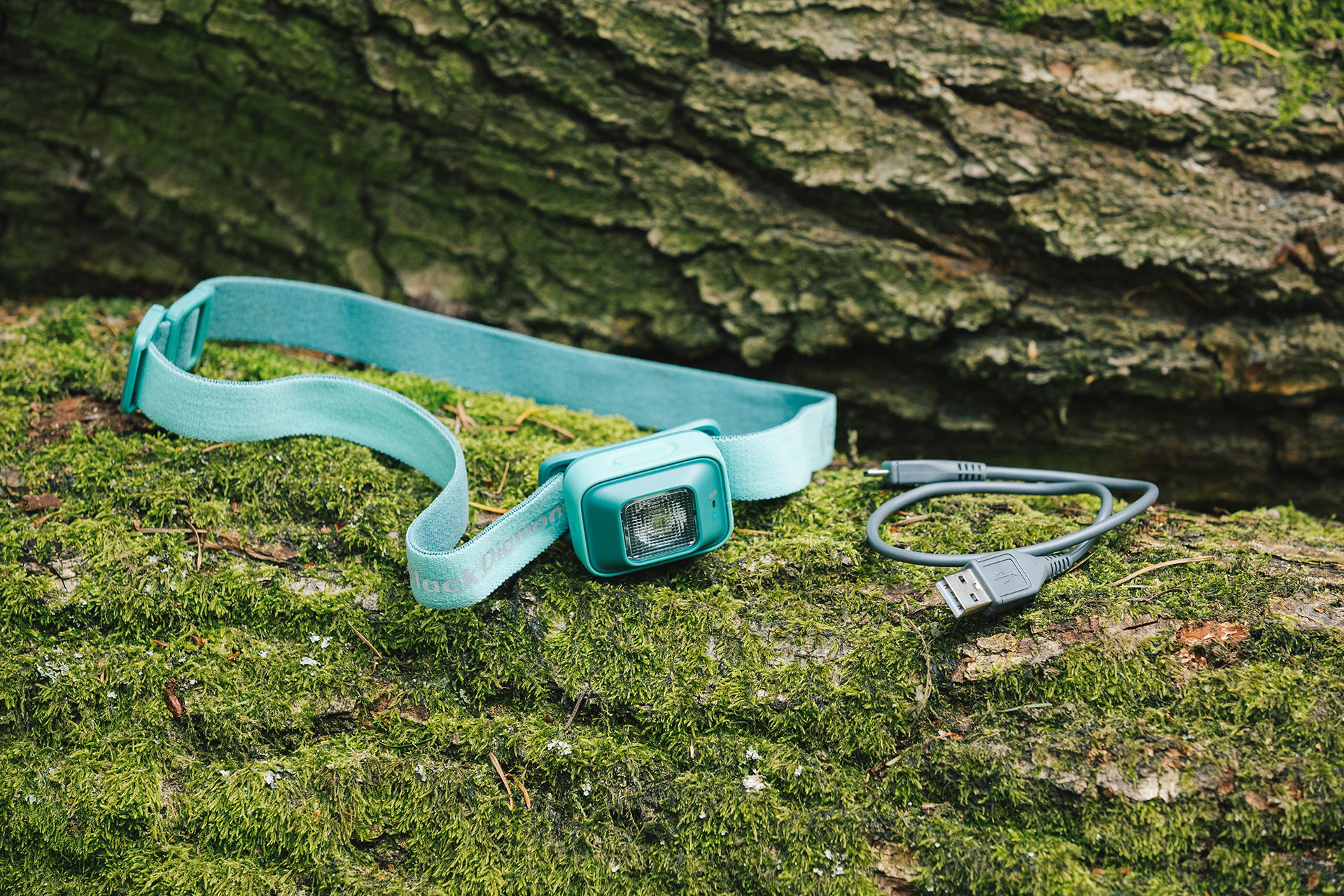 black-diamond-iota-headlamp-headtorch-010