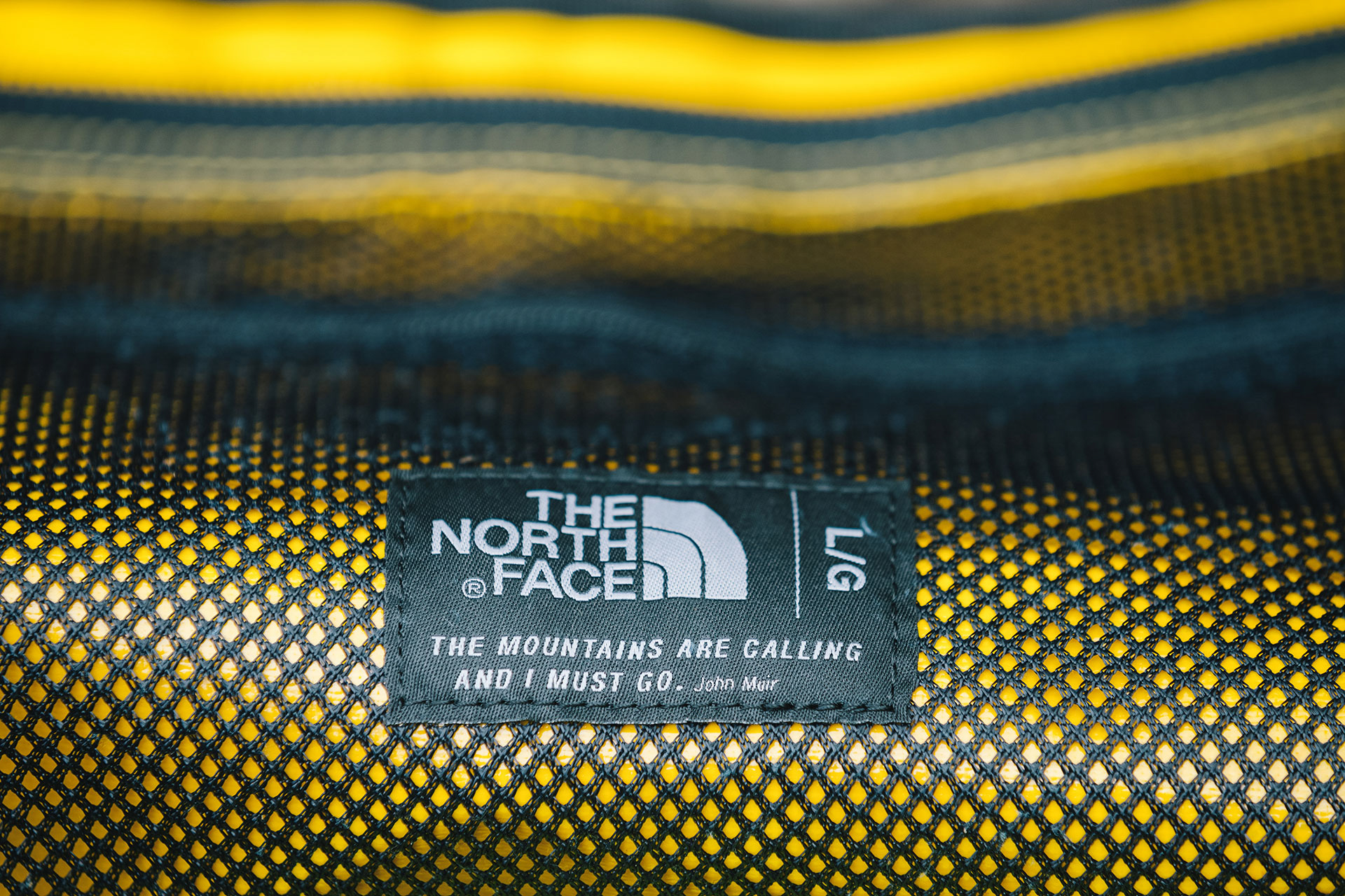 the-north-face-base-camp-duffle-large-pack-002