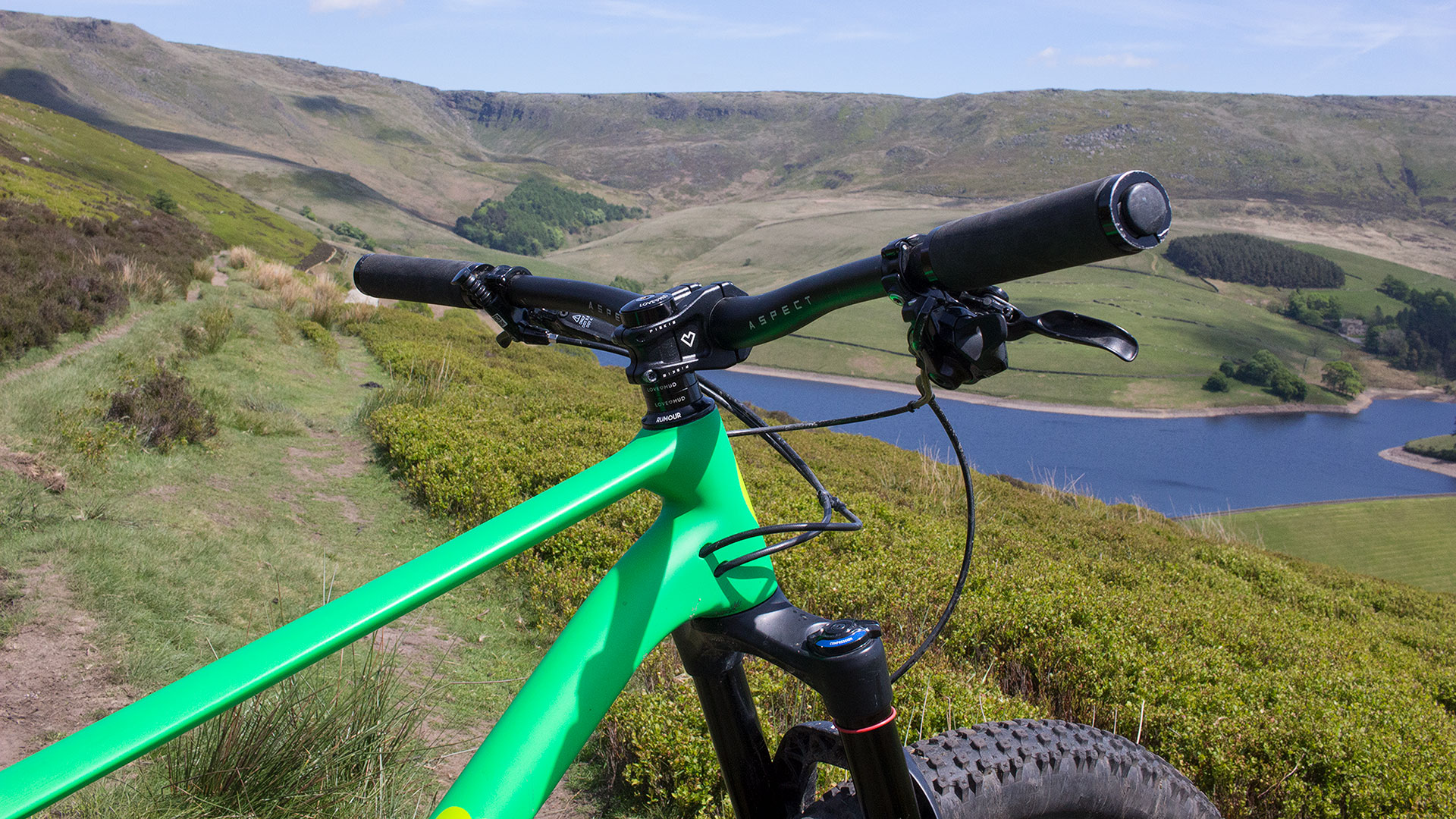 Alpkit Transmitter Carbon top tube detail