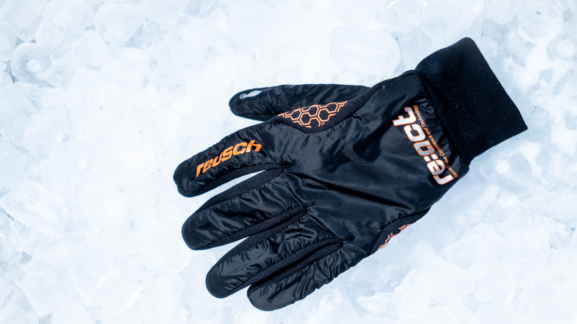 winter-gloves-mitts-2019-mike-brindley-39