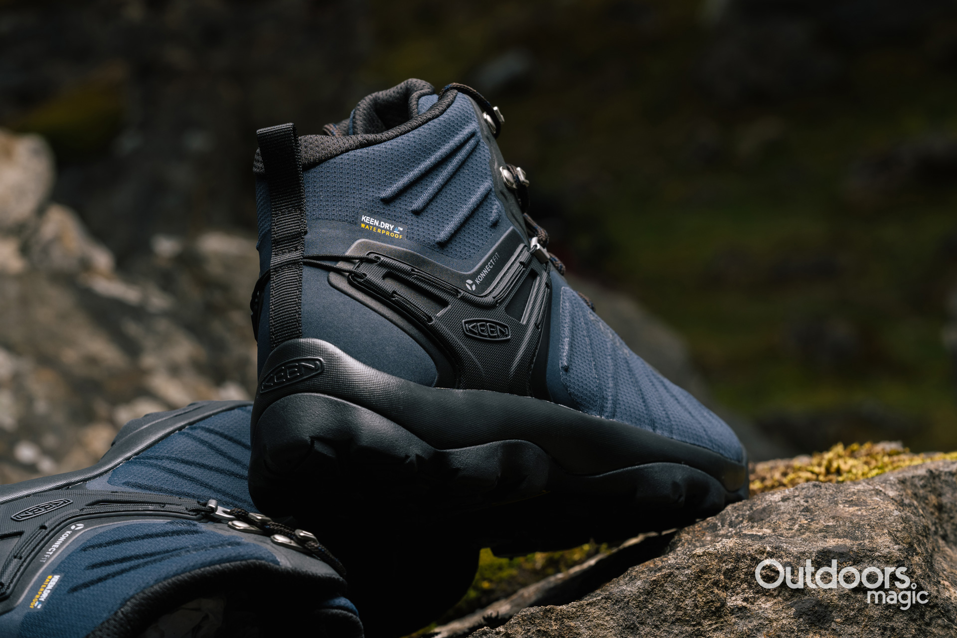 登山用品 KEEN - KEEN MEN VENTURE MID WP 9.5 KEEN Outdoor Men's Venture Mid WP Hiking Boots - Black/Black